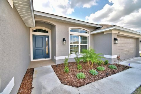 House in Auburndale, Florida 4 bedrooms, 278.71 sq.m. № 1689953 - photo 2