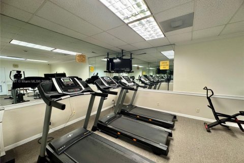 Снять в аренду кондоминиум в Корал-Спрингс, Флорида 2 спальни, 125.42м2, № 1766611 - фото 28