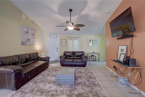 House in Davenport, Florida 4 bedrooms, 154.12 sq.m. № 1535520 - photo 11