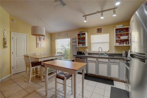 House in Davenport, Florida 4 bedrooms, 154.12 sq.m. № 1535520 - photo 7