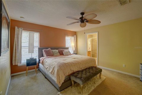 House in Davenport, Florida 4 bedrooms, 154.12 sq.m. № 1535520 - photo 13