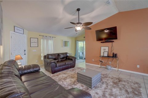 House in Davenport, Florida 4 bedrooms, 154.12 sq.m. № 1535520 - photo 10