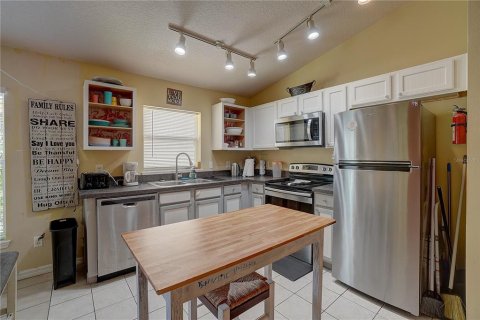 House in Davenport, Florida 4 bedrooms, 154.12 sq.m. № 1535520 - photo 8