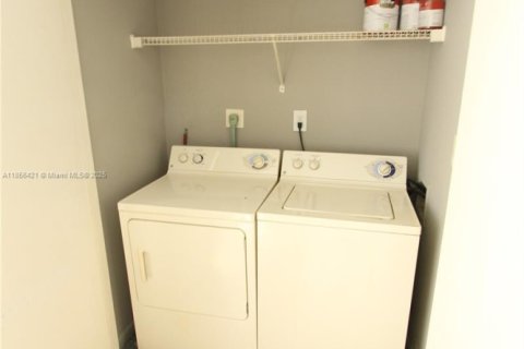 Copropriété à louer à Oakland Park, Floride: 1 chambre, 78.41 m2 № 1962918 - photo 8