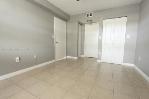 Copropriété à louer à Oakland Park, Floride: 1 chambre, 78.41 m2 № 1962918 - photo 9