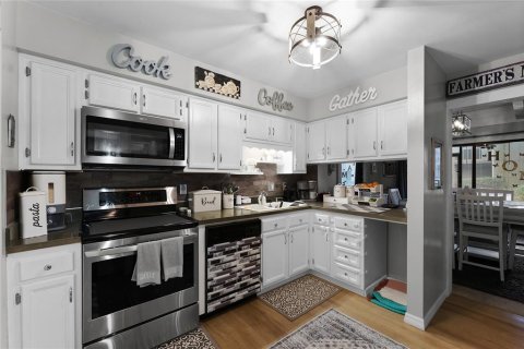 Condo in Orlando, Florida, 2 bedrooms  № 1553482 - photo 13