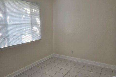 Apartamento en alquiler en Hollywood, Florida, 1 dormitorio, 57.69 m2 № 1871499 - foto 3