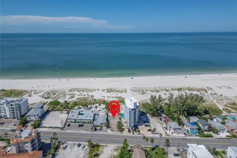 House in Treasure Island, Florida 4 bedrooms, 348.76 sq.m. № 2206342 - photo 10