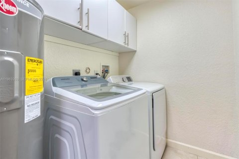 Купить таунхаус в Мирамар, Флорида 3 спальни, 185.99м2, № 2025367 - фото 24