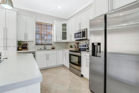 Купить таунхаус в Мирамар, Флорида 3 спальни, 185.99м2, № 2025367 - фото 6