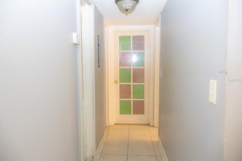 Condo in Altamonte Springs, Florida, 2 bedrooms № 2165936 - photo 8