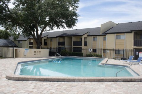 Condo in Altamonte Springs, Florida, 2 bedrooms № 2165936 - photo 10