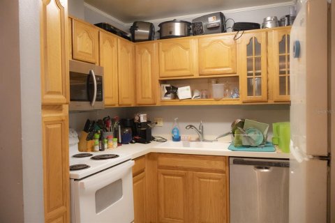 Condo in Altamonte Springs, Florida, 2 bedrooms № 2165936 - photo 6