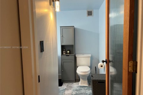 Condominio en venta en Hallandale Beach, Florida, 1 dormitorio, 76.92 m2 № 2020166 - foto 5
