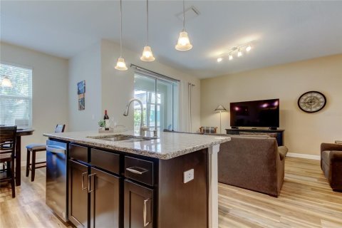 Townhouse in Tampa, Florida 3 bedrooms, 183.57 sq.m. № 1642517 - photo 17