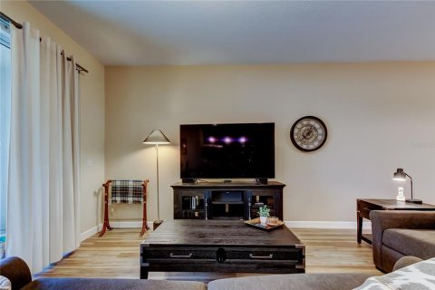 Townhouse in Tampa, Florida 3 bedrooms, 183.57 sq.m. № 1642517 - photo 12