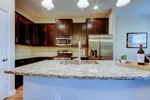 Townhouse in Tampa, Florida 3 bedrooms, 183.57 sq.m. № 1642517 - photo 7