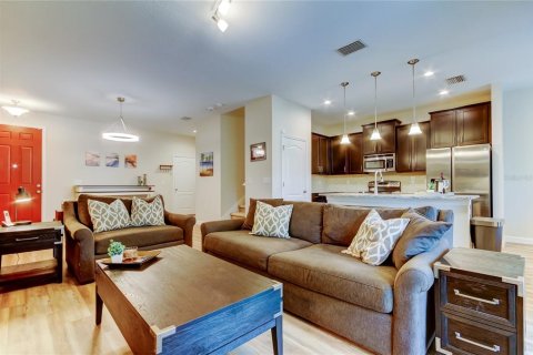 Townhouse in Tampa, Florida 3 bedrooms, 183.57 sq.m. № 1642517 - photo 2