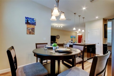 Townhouse in Tampa, Florida 3 bedrooms, 183.57 sq.m. № 1642517 - photo 5
