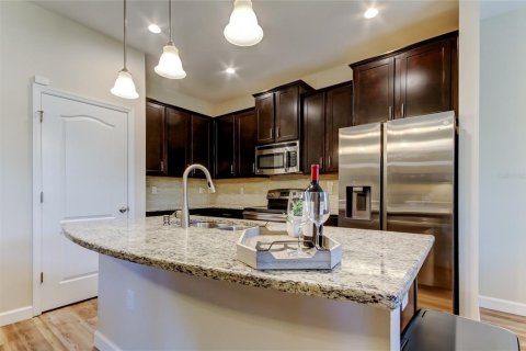 Townhouse in Tampa, Florida 3 bedrooms, 183.57 sq.m. № 1642517 - photo 6