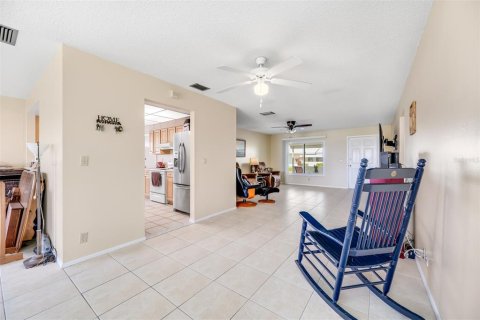 House in Pinellas Park, Florida 2 bedrooms, 145.86 sq.m. № 1402137 - photo 10