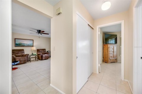 House in Pinellas Park, Florida 2 bedrooms, 145.86 sq.m. № 1402137 - photo 19