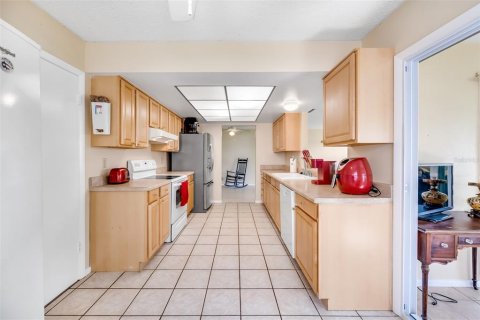 House in Pinellas Park, Florida 2 bedrooms, 145.86 sq.m. № 1402137 - photo 17