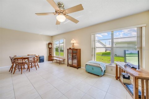 House in Pinellas Park, Florida 2 bedrooms, 145.86 sq.m. № 1402137 - photo 12