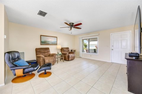 House in Pinellas Park, Florida 2 bedrooms, 145.86 sq.m. № 1402137 - photo 7