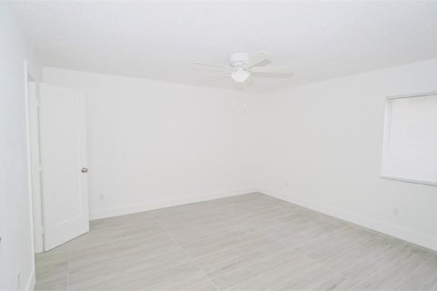 Condo in Orlando, Florida, 2 bedrooms № 2110271 - photo 15