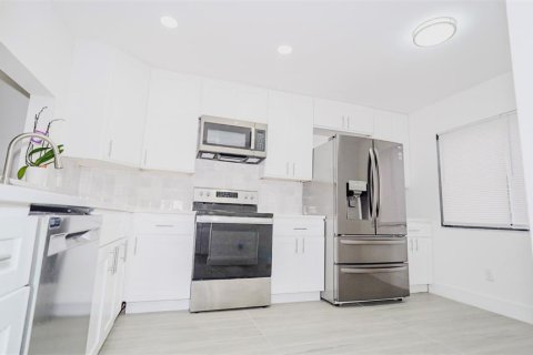 Condo in Orlando, Florida, 2 bedrooms № 2110271 - photo 5