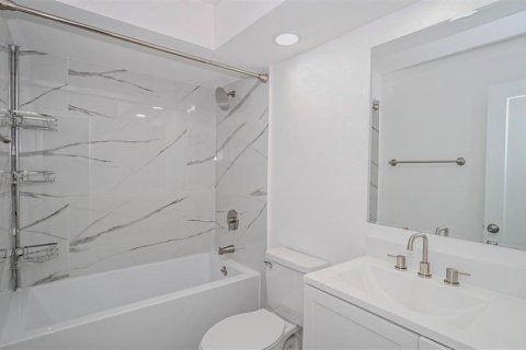 Condo in Orlando, Florida, 2 bedrooms № 2110271 - photo 16