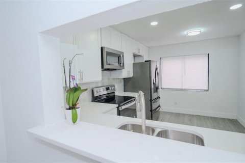 Condo in Orlando, Florida, 2 bedrooms № 2110271 - photo 7