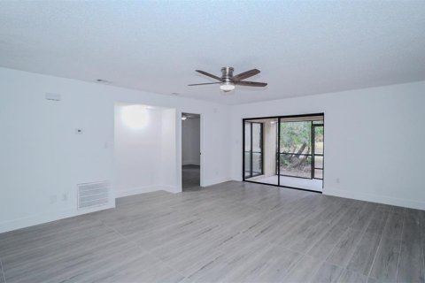 Condo in Orlando, Florida, 2 bedrooms № 2110271 - photo 12