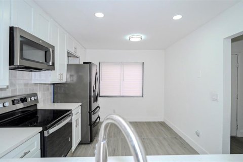 Condo in Orlando, Florida, 2 bedrooms № 2110271 - photo 6