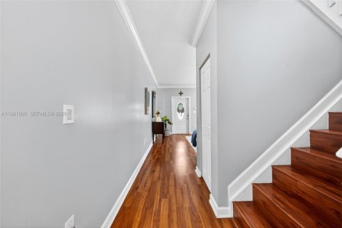 House in Miami, Florida 4 bedrooms № 2023208 - photo 21