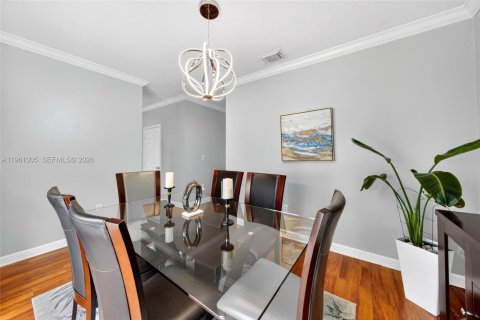 House in Miami, Florida 4 bedrooms № 2023208 - photo 17