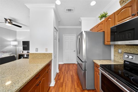 House in Miami, Florida 4 bedrooms № 2023208 - photo 12