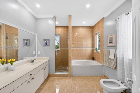 House in Miami, Florida 4 bedrooms № 2023208 - photo 27