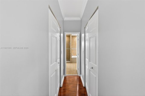 House in Miami, Florida 4 bedrooms № 2023208 - photo 26