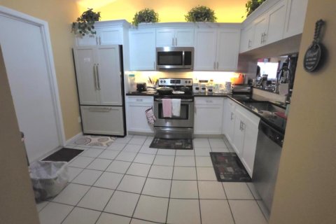 Townhouse in Tamarac, Florida 3 bedrooms, 162.49 sq.m. № 2083289 - photo 3
