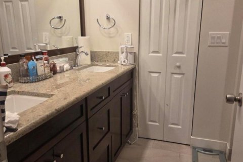 Townhouse in Tamarac, Florida 3 bedrooms, 162.49 sq.m. № 2083289 - photo 12