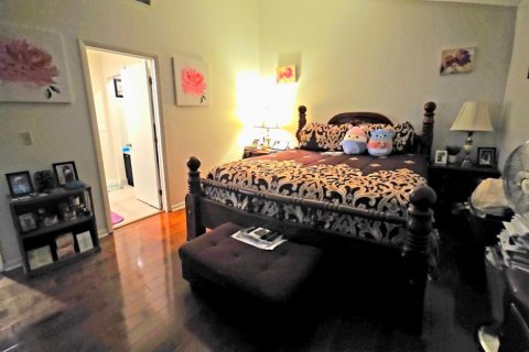 Townhouse in Tamarac, Florida 3 bedrooms, 162.49 sq.m. № 2083289 - photo 13