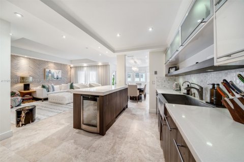 Touwnhouse à vendre à Miami Beach, Floride: 3 chambres, 245.26 m2 № 1973785 - photo 3