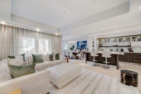 Touwnhouse à vendre à Miami Beach, Floride: 3 chambres, 245.26 m2 № 1973785 - photo 1