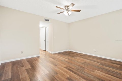 Condo in Tampa, Florida, 2 bedrooms  № 1848719 - photo 18