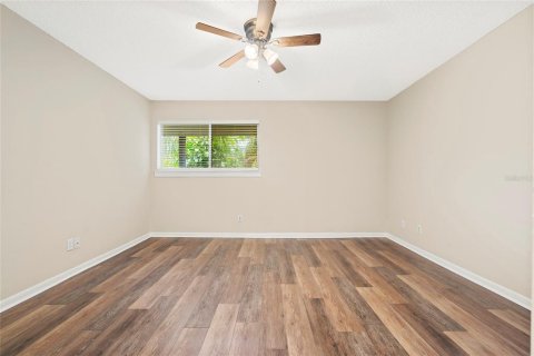 Condo in Tampa, Florida, 2 bedrooms  № 1848719 - photo 16