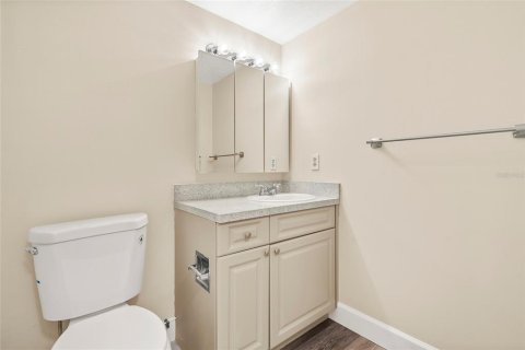 Condo in Tampa, Florida, 2 bedrooms  № 1848719 - photo 17