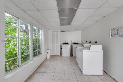 Снять в аренду кондоминиум в Майами-Бич, Флорида 39.3м2, № 2266104 - фото 17