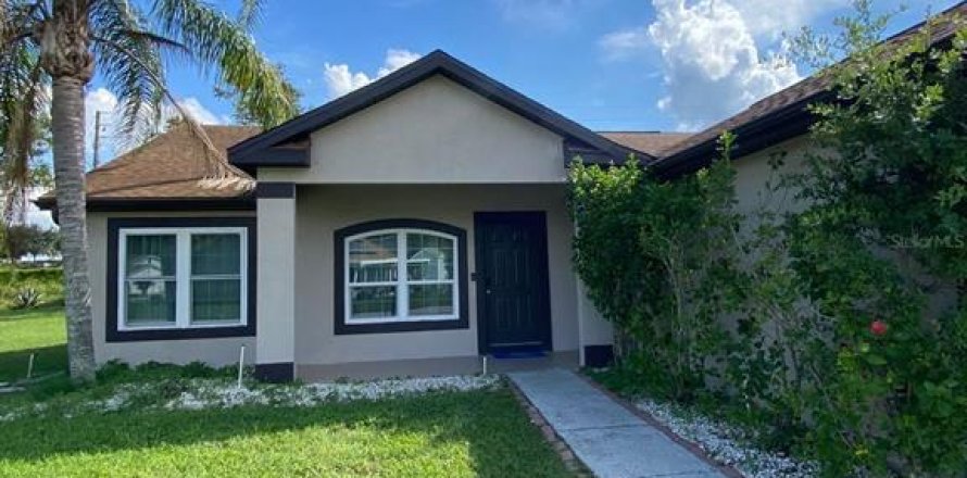 House in Davenport, Florida 3 bedrooms, 123.37 sq.m. № 2218156